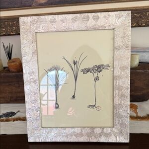 NIB Gorgeous “Pigeon & Poodle” 8x10 Picture Frame